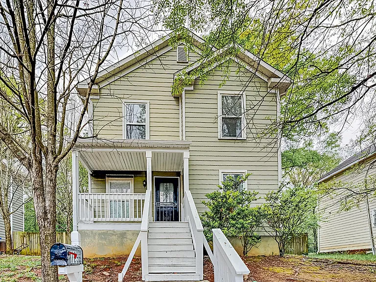 729 Cooper St SW — Photo 1