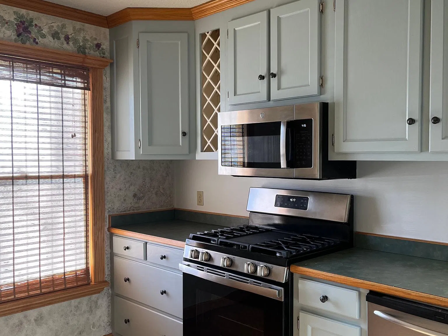 106 Bentwood Ln — Photo 3