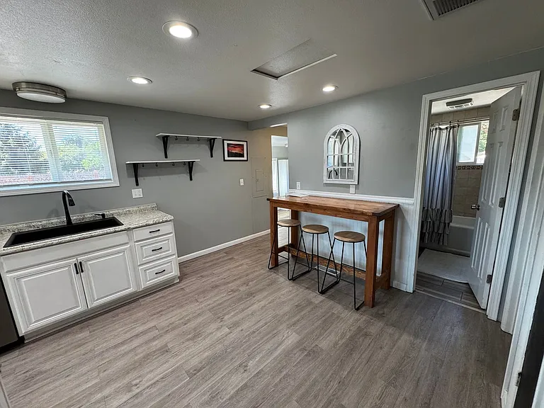 Ashman - 113 S Gardner Rd. — Photo 10