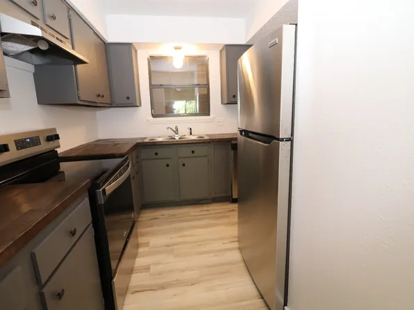 1221 S Park Ave #16, Aurora, MO 65605