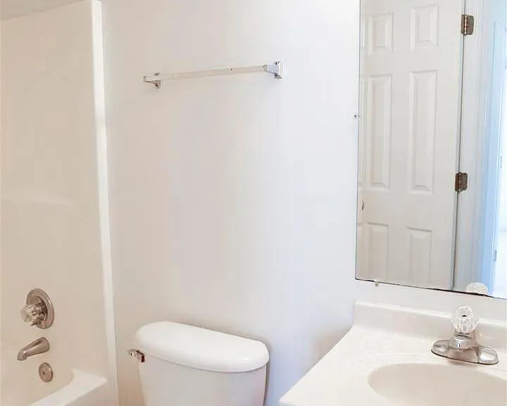 121 W Ivybridge Dr — Photo 18