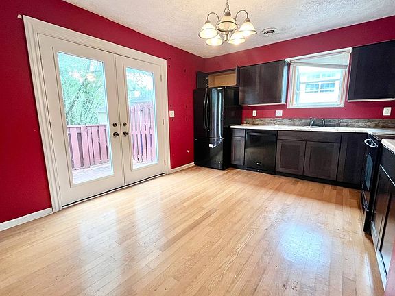 5th image of 313 Timberway Cir