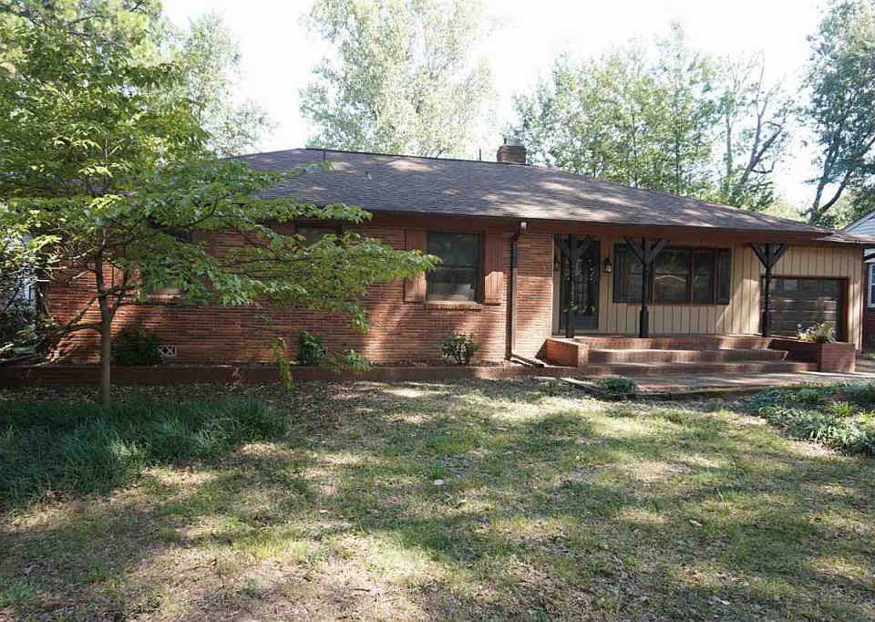 1st image of 5276 Laurie Ln