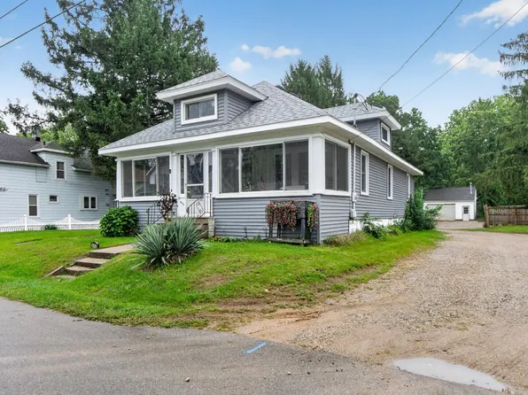 223 Pierce Ave, Jackson, MI 49203