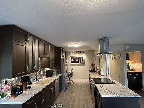 4th image of 9201 NE Juanita Dr APT 102