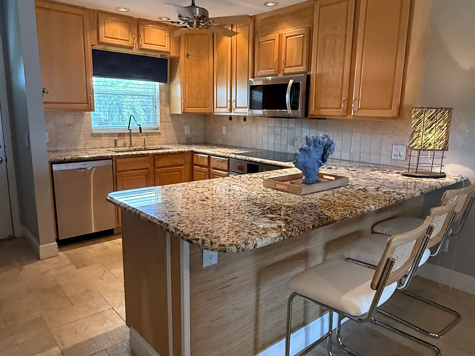 2 bed, 988 sqft, $2,600 — Photo 4