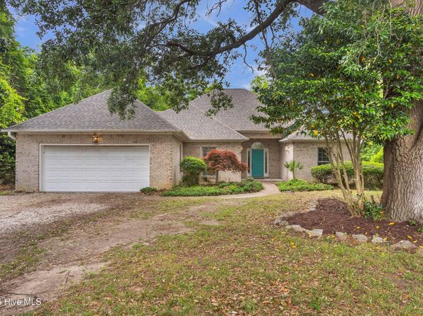 707 Brown Pelican Lane, Hampstead, NC 28443