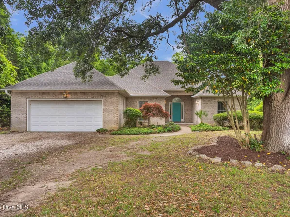 707 Brown Pelican Lane, Hampstead, NC 28443