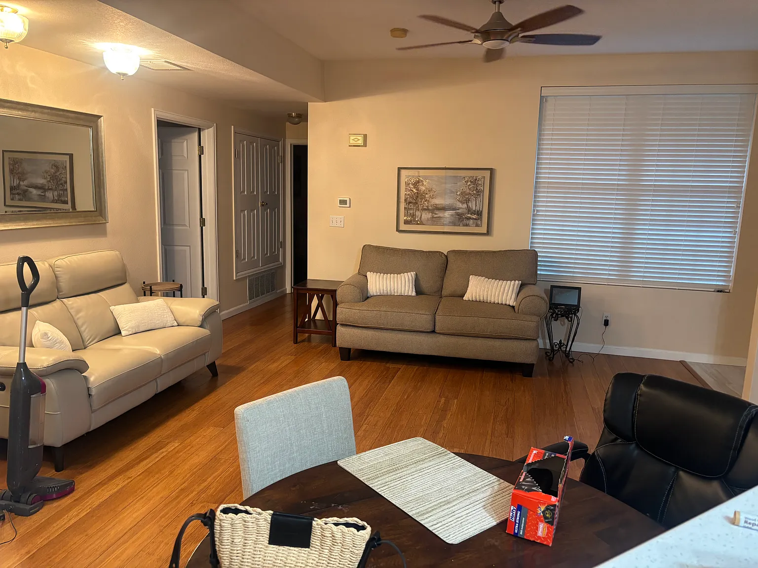 2 bed, 1036 sqft, $1,950 — Photo 4