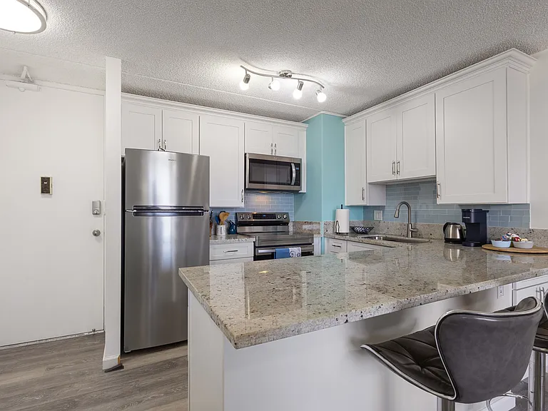 411 Hobron Ln #3004 — Photo 4