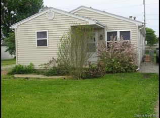 1202 Lincoln St, Pawnee, IL 62558