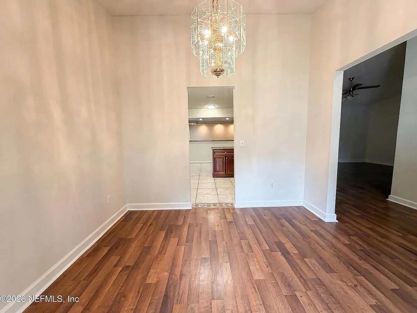 4 bed, 2500 sqft, $1,600 — Photo 2
