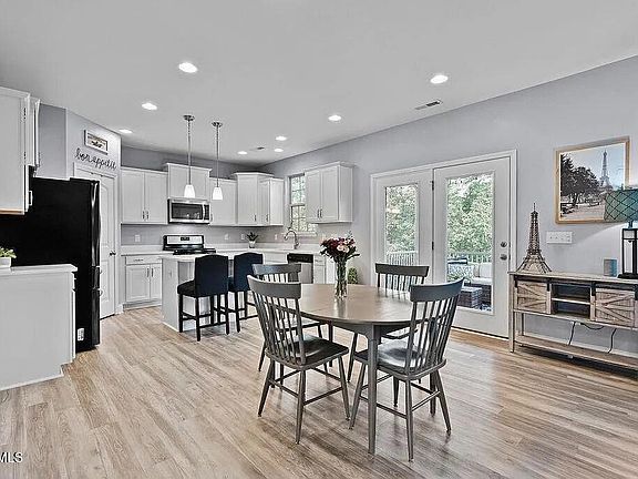 4th image of 821 Stable Fern Dr
