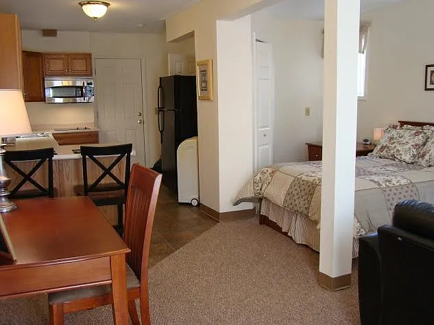 35B W Allen St #A — Photo 18
