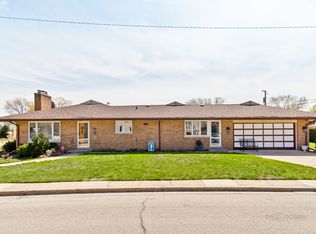 4155 W Estes Ave, Lincolnwood, IL 60712