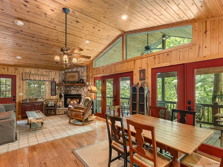 361 Wyanoak Rd — Photo 13