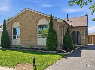 15 Renny Cres, London, ON N6E 2C4