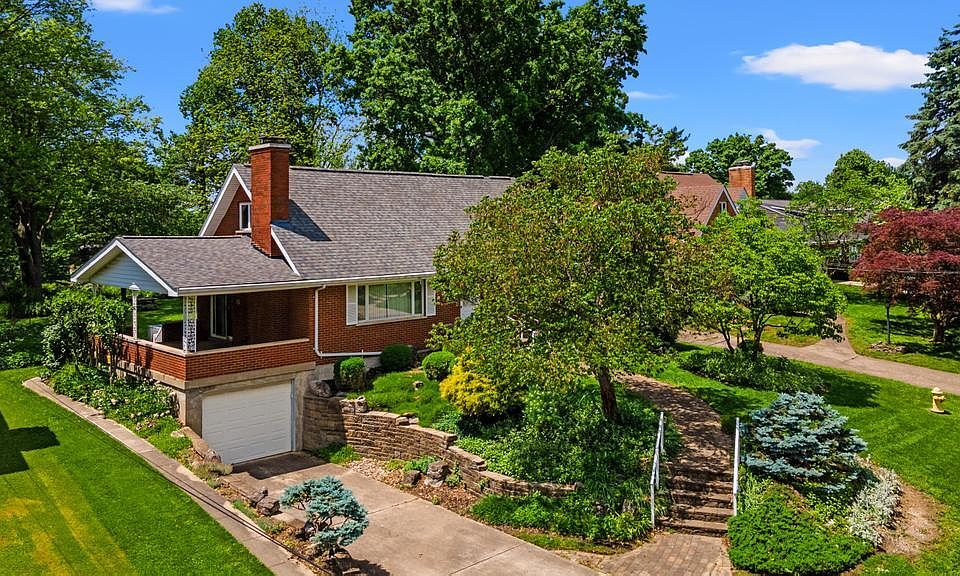 1st image of 828 Sunglow Dr