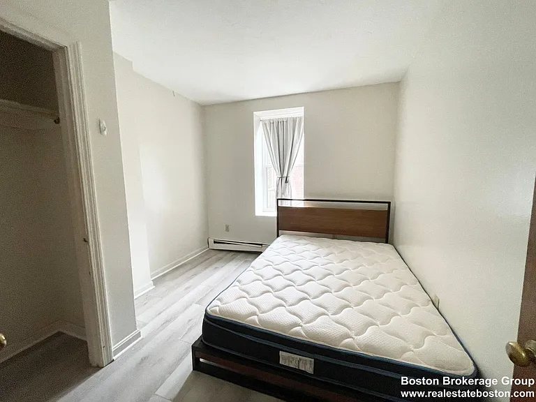 84 Hammond St #2B — Photo 6