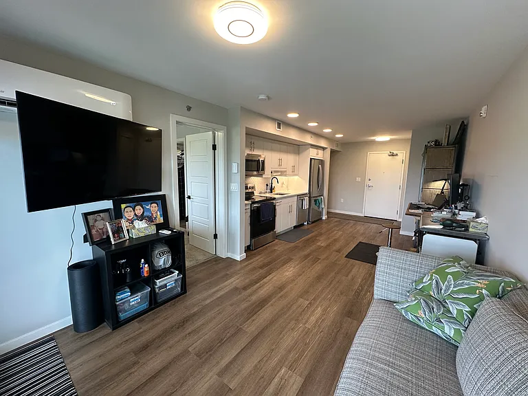 155 Peguis St #415 — Photo 5