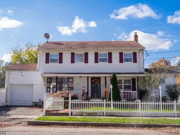 1232 Wheatsheaf Rd, Roselle, NJ 07203