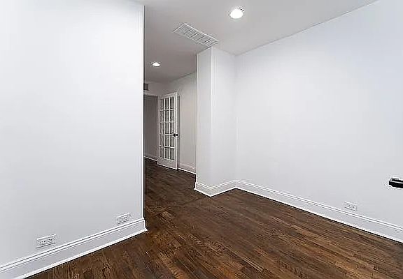 4th image of 32 Cornelia St #456