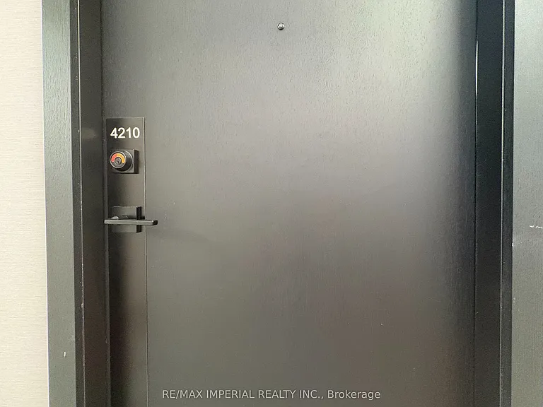 609 Sherbourne St #4210 — Photo 6