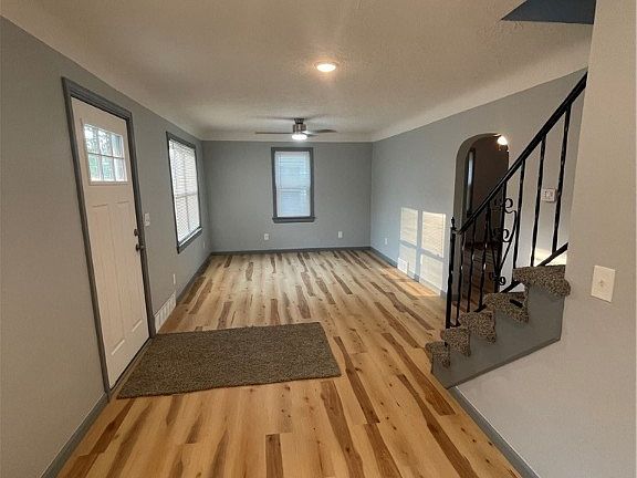 3rd image of 320 Winckles St