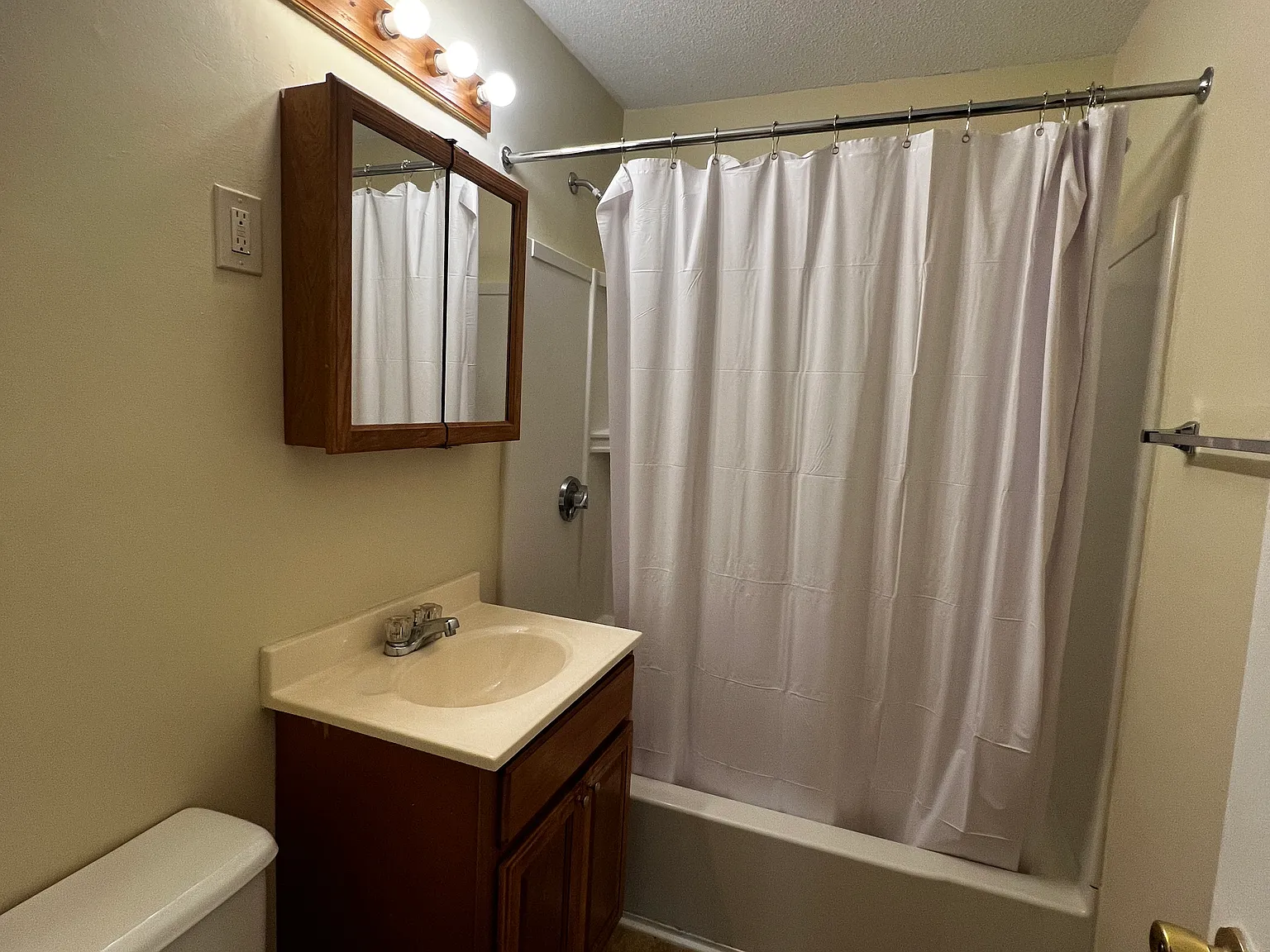 89 Plympton Apartments — Photo 3