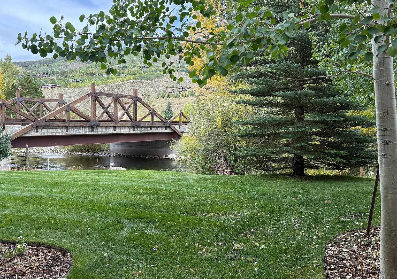Winter Rental 3bd 4ba Riverfront In Town Of Silverthorne — Photo 1