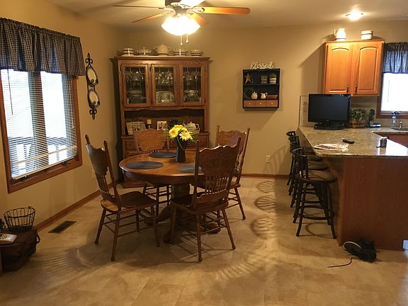 Eat in kitchen