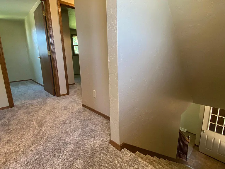 403 Moonglow Dr — Photo 7