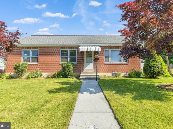 1465 E Walnut St, Annville, PA 17003