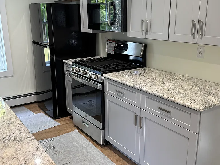 274 Main St — Photo 10