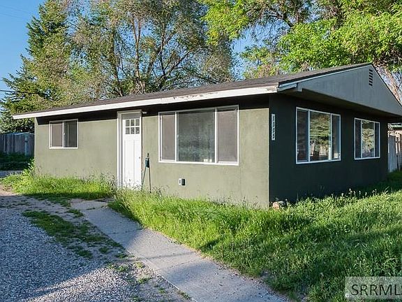 3rd image of 1305 E 1st St
