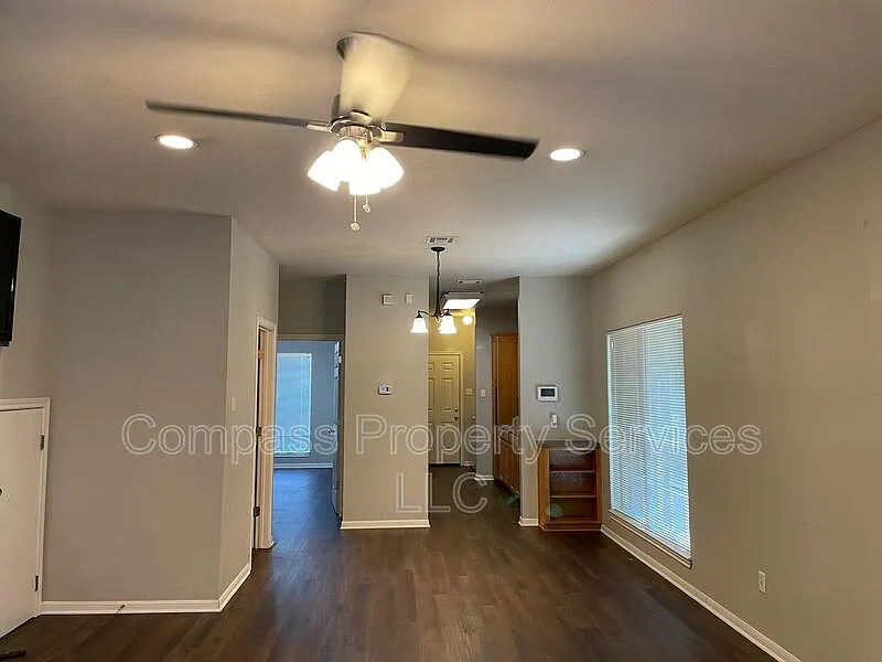 4 bed, 4.0 bath, 1744 sqft, $1,650 — Photo 4