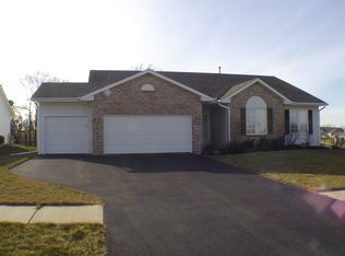 8466 Crooked Bend Rd, Machesney Park, IL 61115