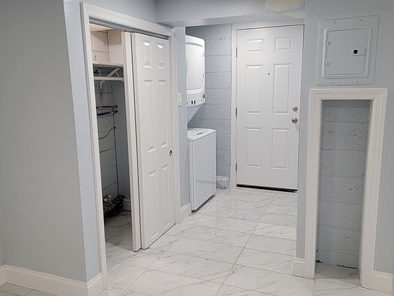 5th image of 124 Leonard St APT 2