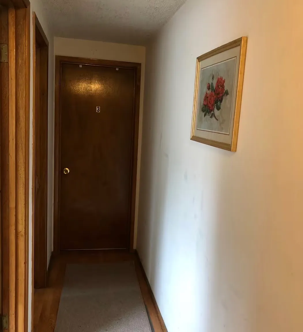7 bed, 120 sqft, $699 — Photo 2