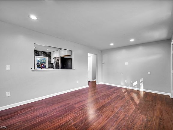 5th image of 434 Woodridge Rd