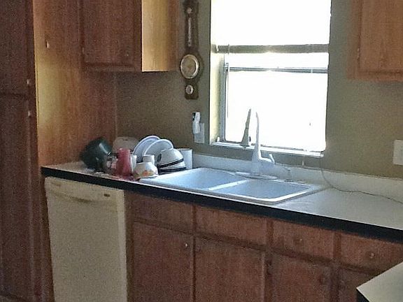 3rd image of 46712 N 9th St