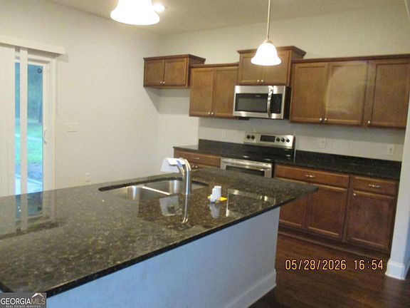 4th image of 6 Saddlebrush Rd