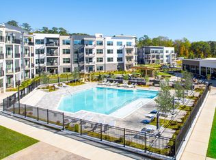 Taryn at 401, Raleigh, NC 27603