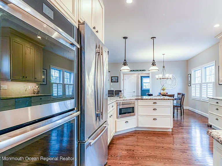 346 South Blvd — Photo 25
