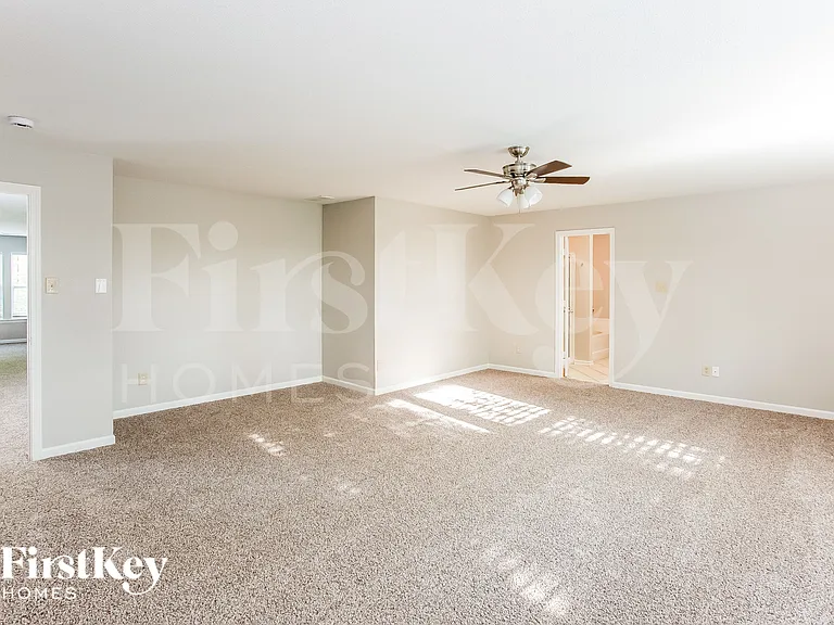 727 Sinclair Dr — Photo 10