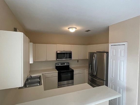 4th image of 2504 SE 14 Avenue #285