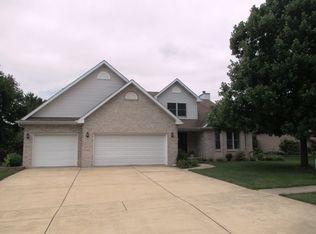 124 Sandstone Dr, Chatham, IL 62629