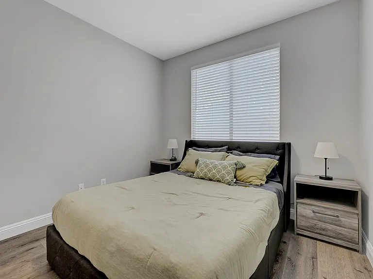 2239 Le Conte Ave — Photo 29