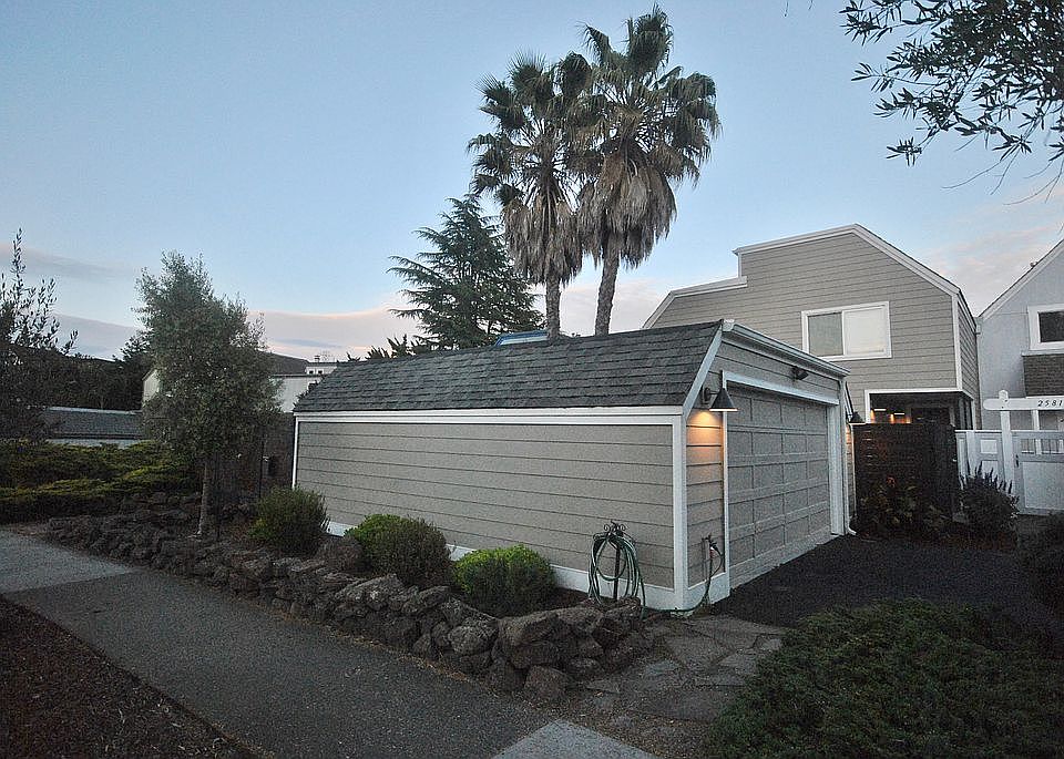 1st image of 2577 Topaz Dr
