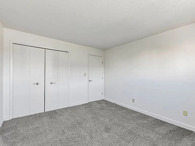 Bishop Park Apartments — Photo 31